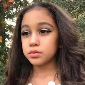 Meet your Posher, Alexia